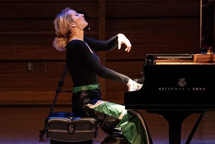 Élisabeth Pion, Piano