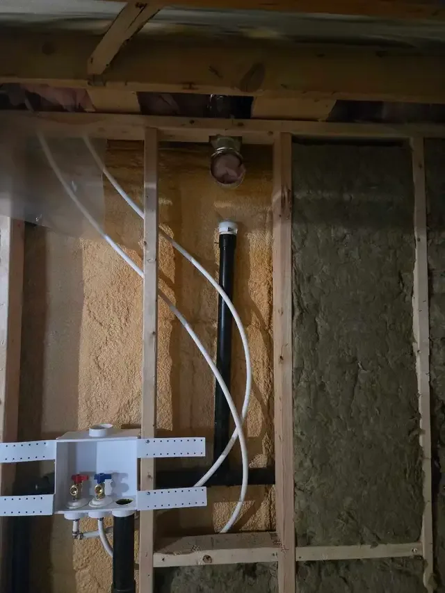 licensed plumber in Plumbing in London - Image 10