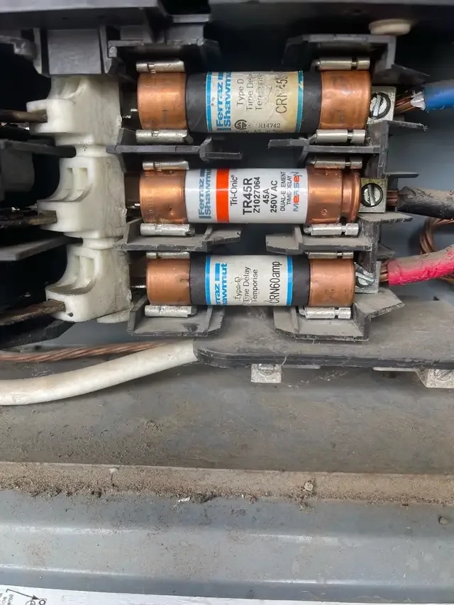 Forest City Electric in Electrician in London - Image 4