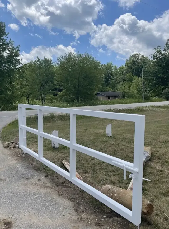 Custom Metal Driveway Gates, Wheelchair Ramps, Railings, Repair in Fence, Deck, Railing & Siding in London - Image 20