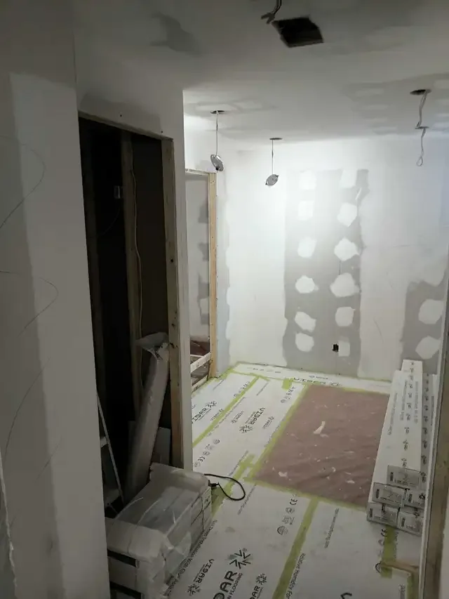 drywall,taper, mud, spray finish, more in Renovations, General Contracting & Handyman in London - Image 4