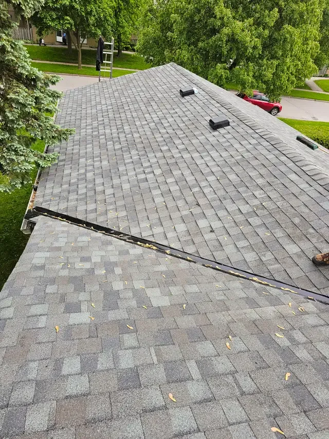 ROOF REPAIRS STARTING @$150 FULLY INSURED AVAILABLE IMMEDIATELY! in Roofing in London - Image 4