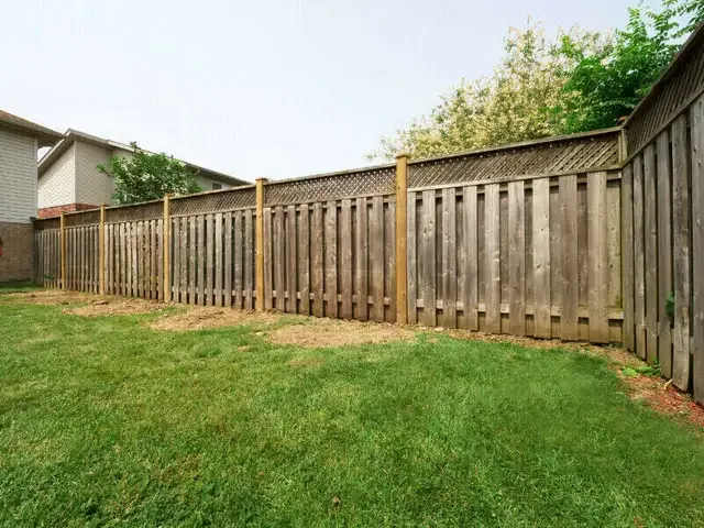 Level Posts Digging and Fences - Fences and Decks! in Fence, Deck, Railing & Siding in London - Image 6