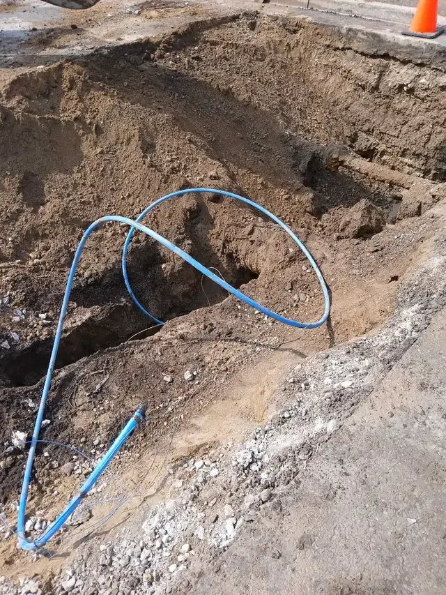 licensed plumber in Plumbing in London - Image 4