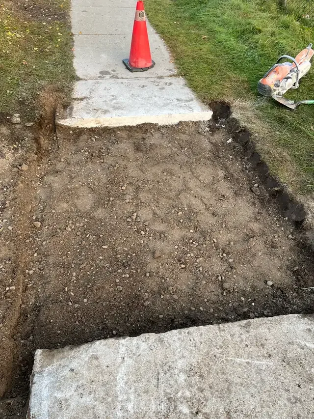 CONCRETE & ASPHALT CUTTING + REMOVAL | FREE ESTIMATES in Brick, Masonry & Concrete in London - Image 4