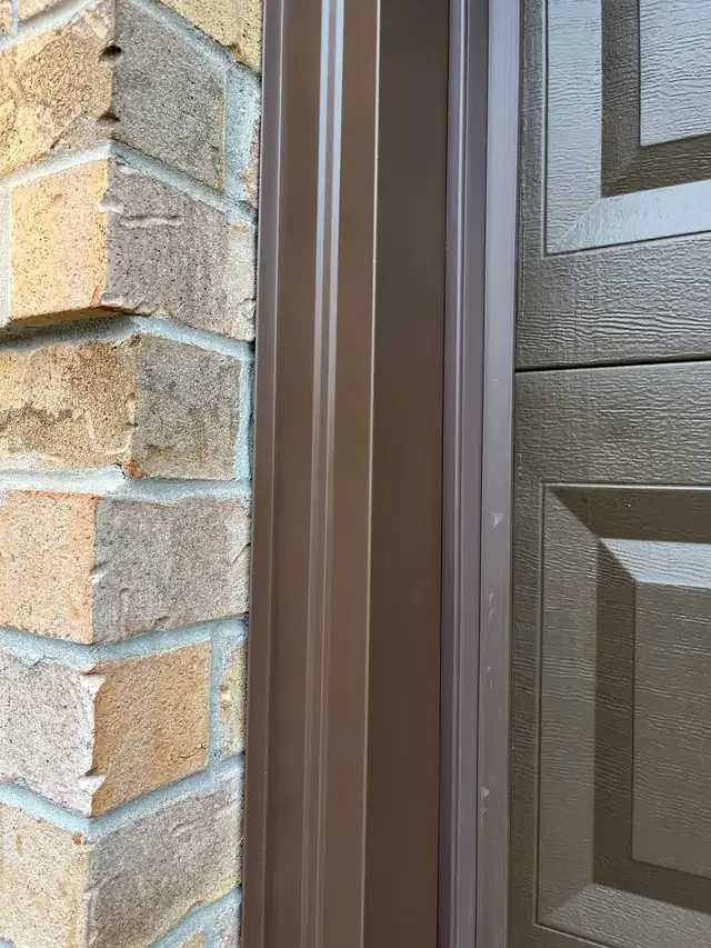 Aluminum Garage Door Frame Capping in Windows & Doors in London - Image 4