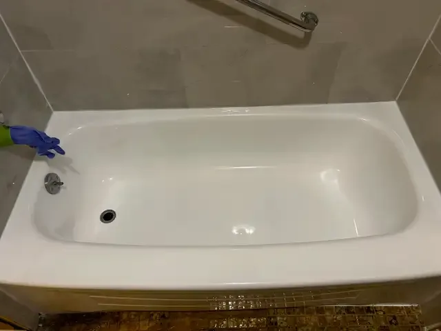Bathtub Reglazing, Bathtub Refinishing, Resurfacing Tubs Tiles in Renovations, General Contracting & Handyman in London - Image 2