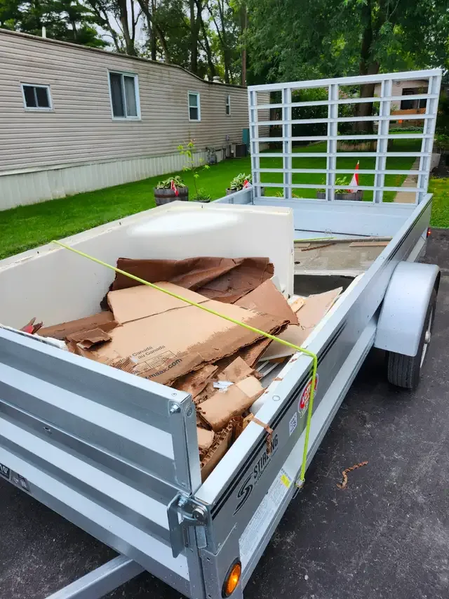 Junk Removal in Moving & Storage in London - Image 6