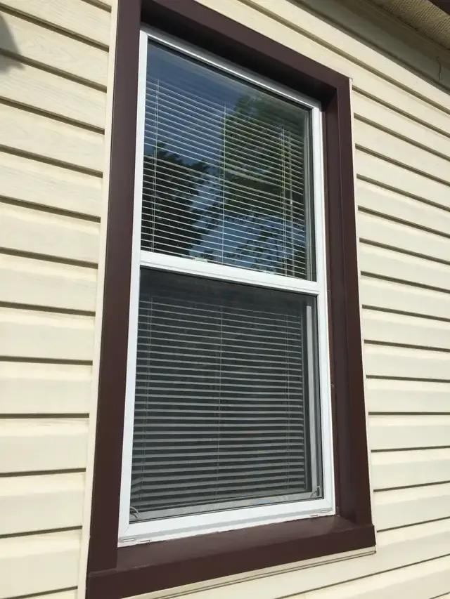 Aluminum Garage Door Frame Capping in Windows & Doors in London - Image 11
