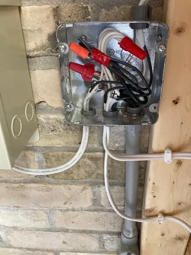 London Electric & Plumbing - Master Electrican in Electrician in London - Image 10