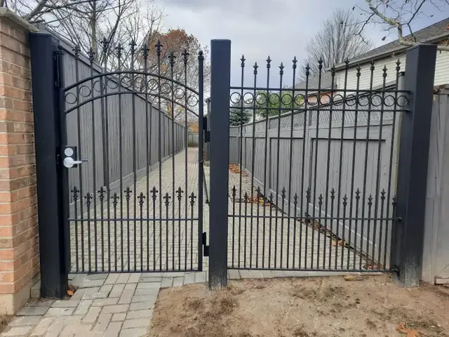 Custom Metal Driveway Gates, Wheelchair Ramps, Railings, Repair in Fence, Deck, Railing & Siding in London - Image 24