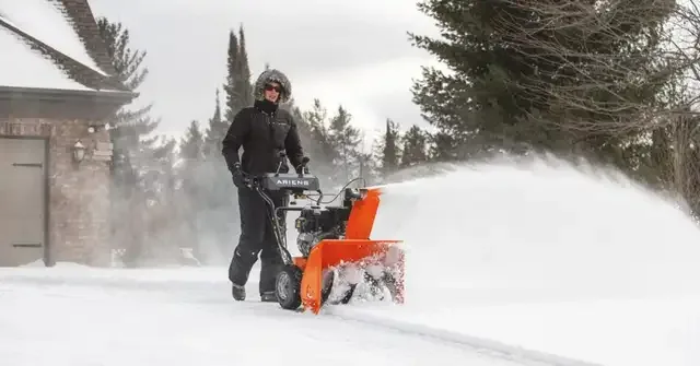 Get that Snowblower ready! "Tune-up time"  Mobile Repair! in Other in London - Image 3
