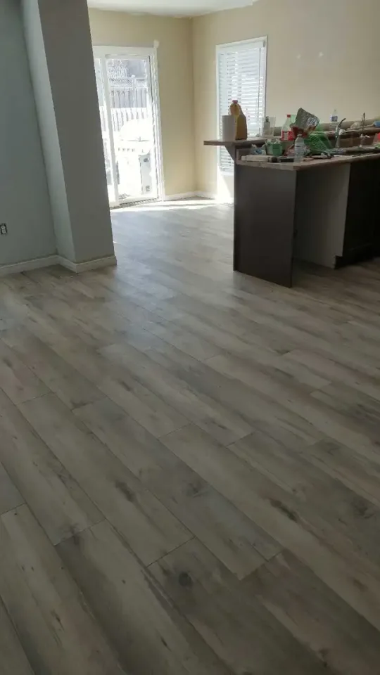 $0.90 Square Foot Vinyl laminate Installation in Flooring in London - Image 3