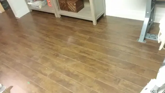 $0.90 Square Foot Vinyl laminate Installation in Flooring in London - Image 7