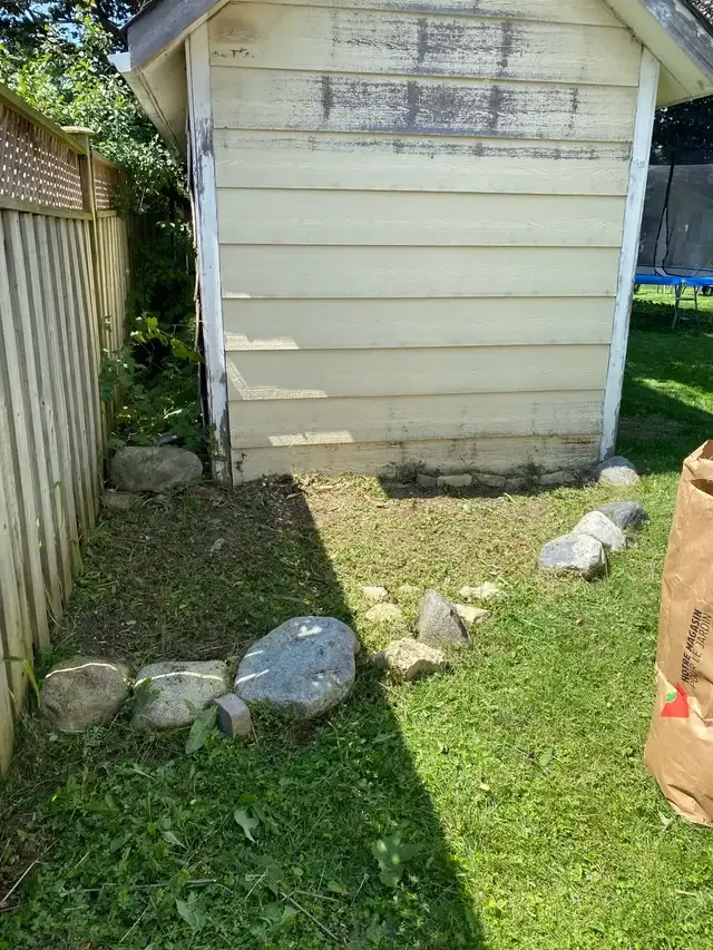 Fall lawn cleanup in Other in London - Image 7