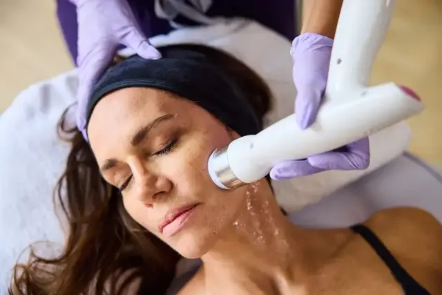 Foot Reflexology $100.00 &  Face Contouring Session in Health and Beauty Services in London - Image 3