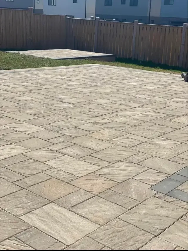 Interlock, Landscape and concrete in Interlock, Paving & Driveways in London - Image 6